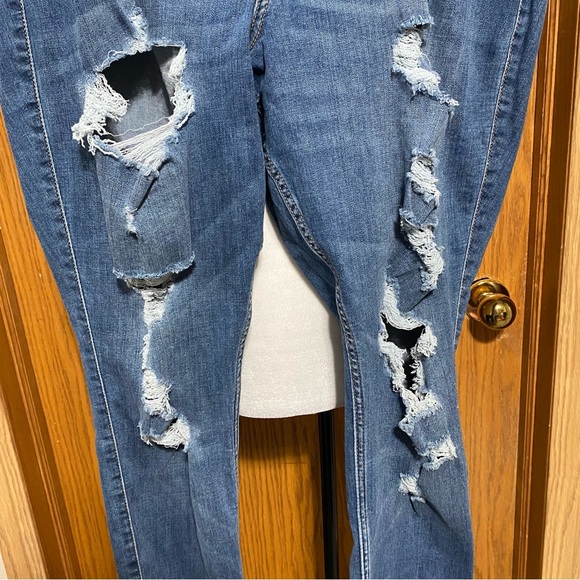 Curvy, high rise, super skinny jeans with distressing - Picture 3 of 11